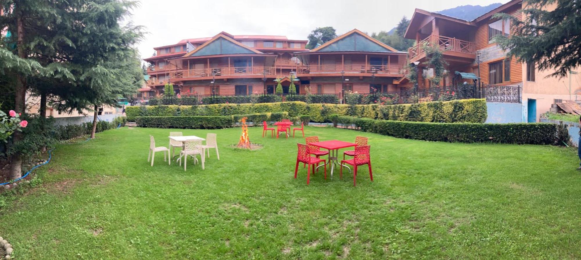 Hotel The North Wind In City Center, Manali 外观 照片