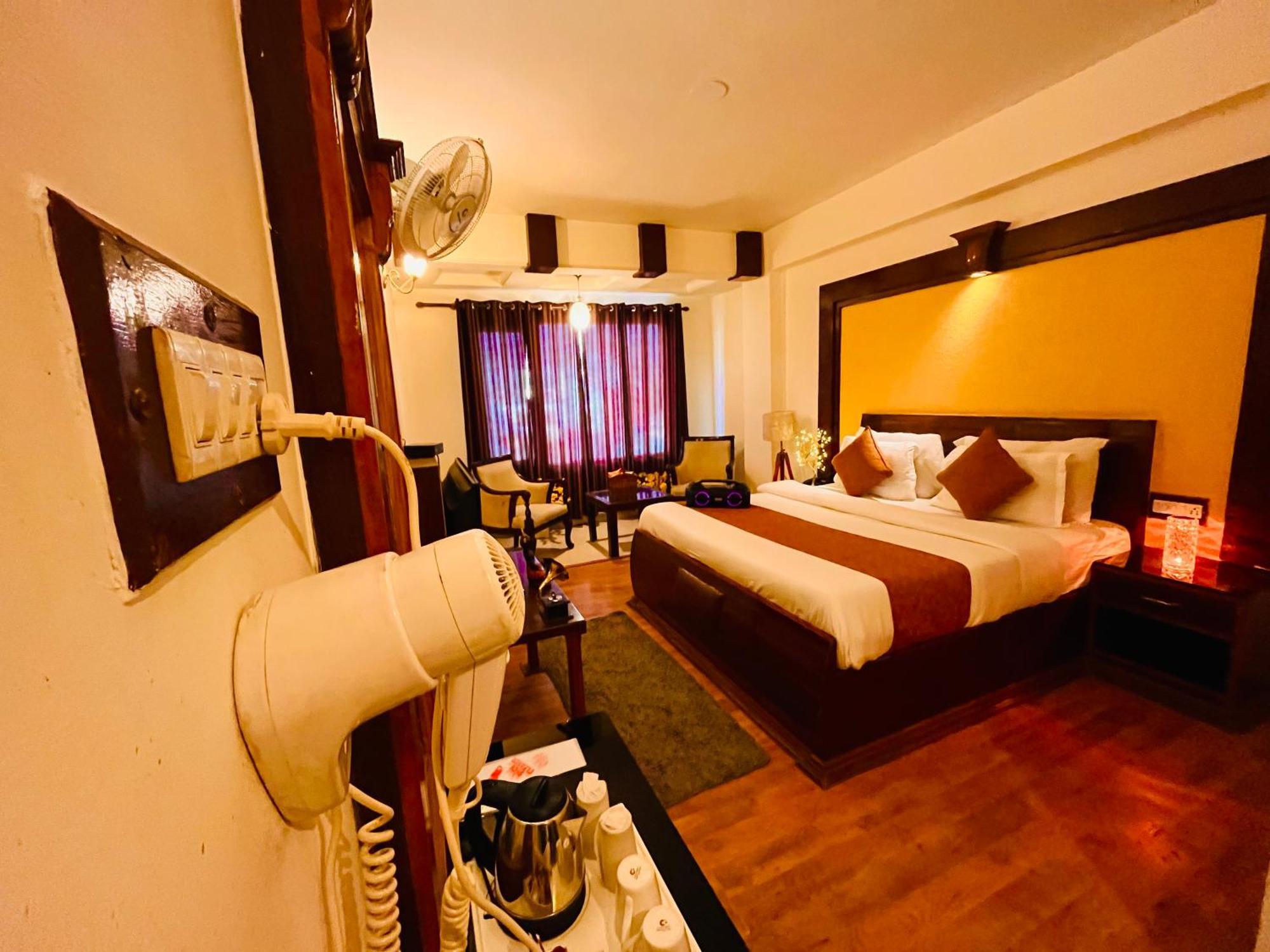 Hotel The North Wind In City Center, Manali 外观 照片