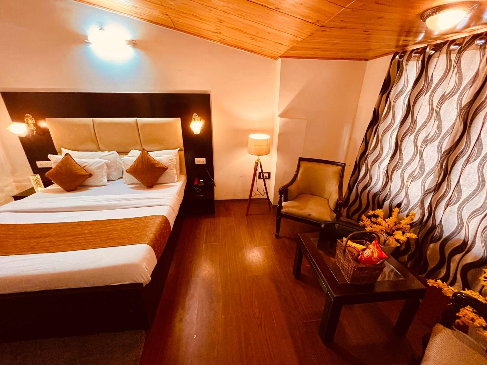 Hotel The North Wind In City Center, Manali 外观 照片